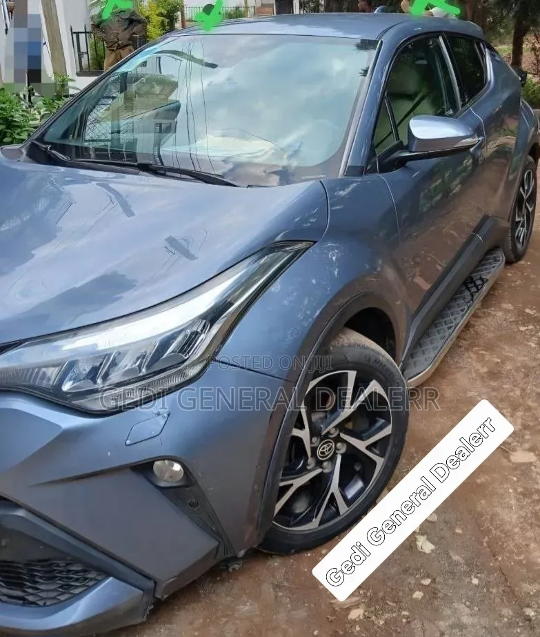 Toyota C-HR 2020 Blue