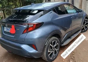 Toyota C-HR 2020 Blue