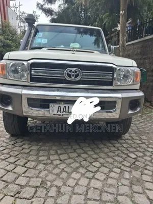 Toyota Land Cruiser 2017 White
