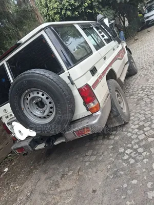 Toyota Land Cruiser 2017 White