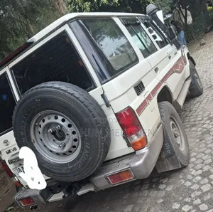 Toyota Land Cruiser 2017 White