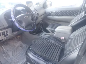 Toyota Hilux 2010 Gray