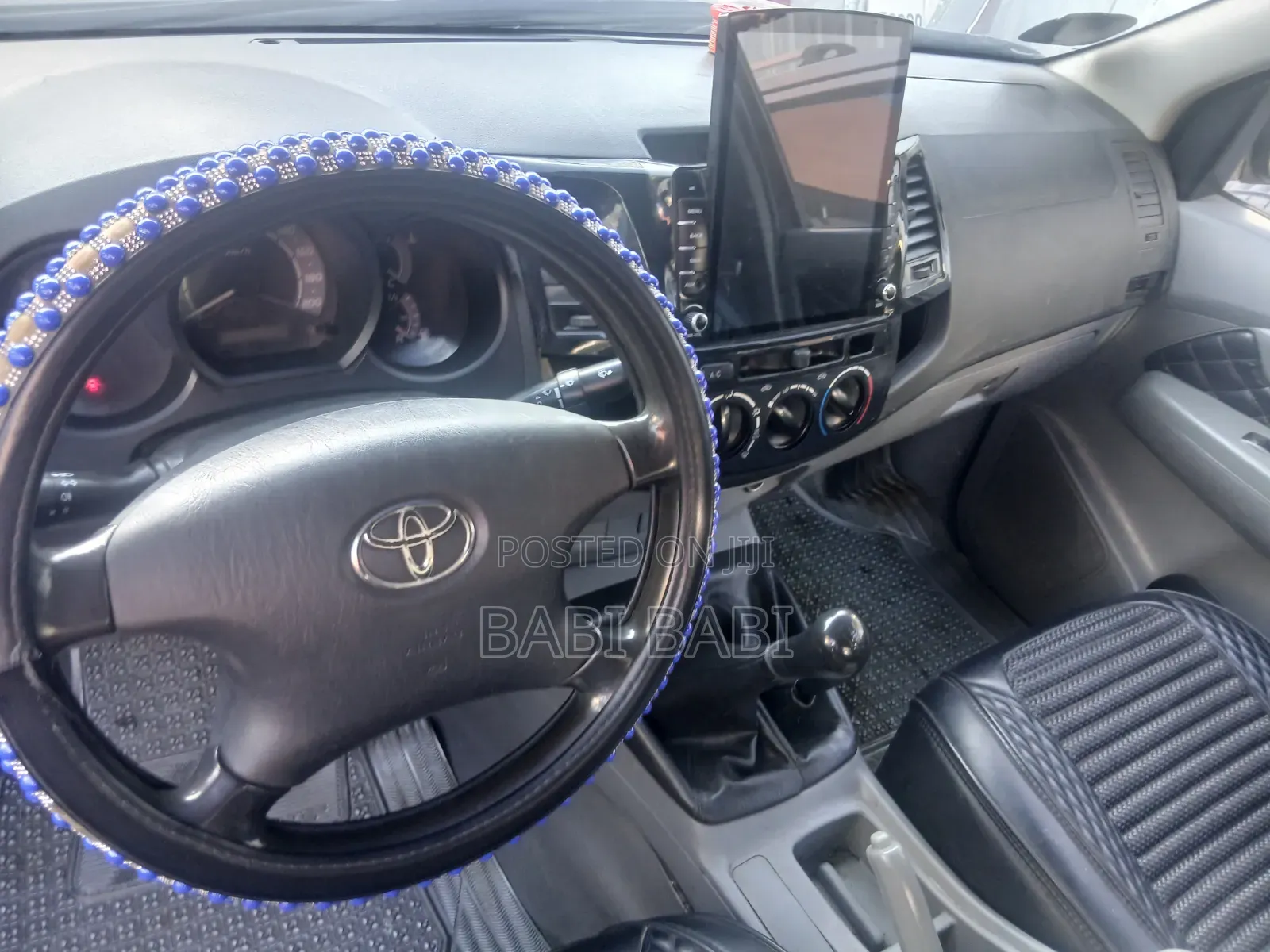 Toyota Hilux 2010 Gray