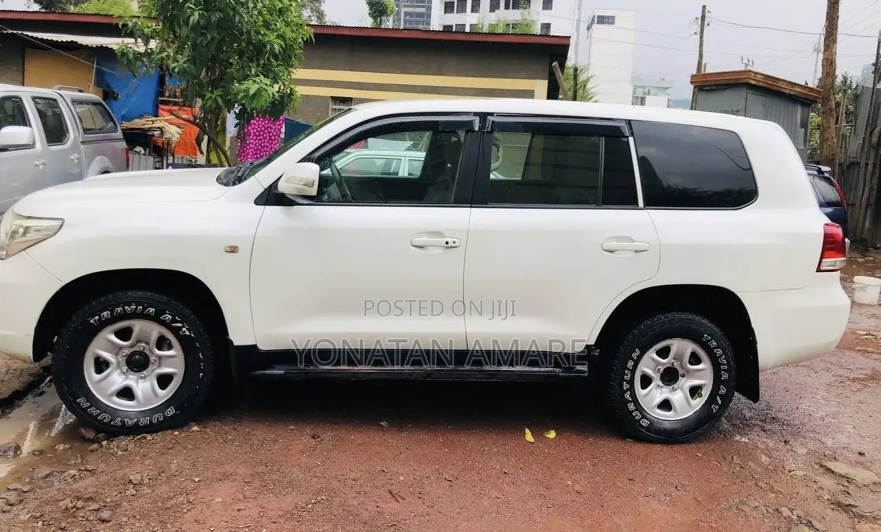 Toyota Land Cruiser 2009 White