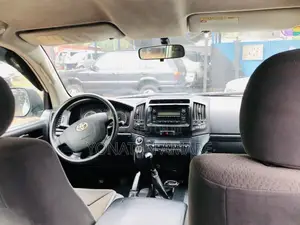 Toyota Land Cruiser 2009 White
