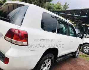 Toyota Land Cruiser 2009 White