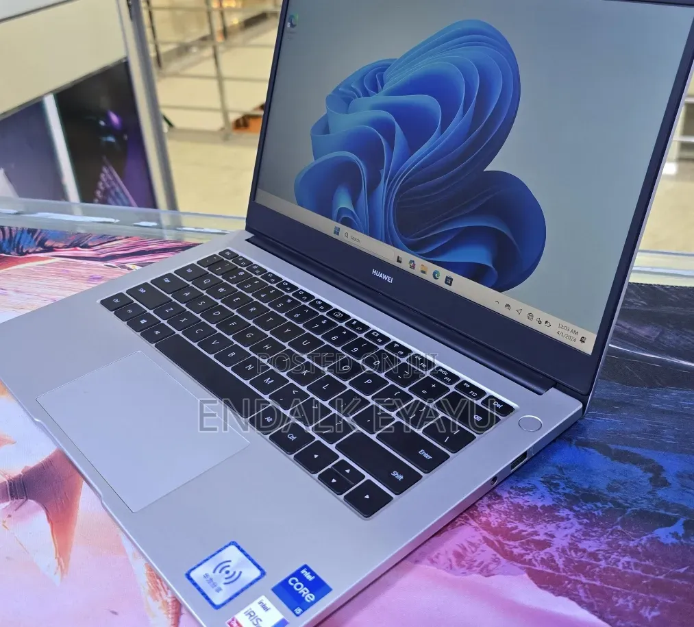 New Laptop Huawei MateBook D 14 16GB Intel Core i5 SSD 512GB