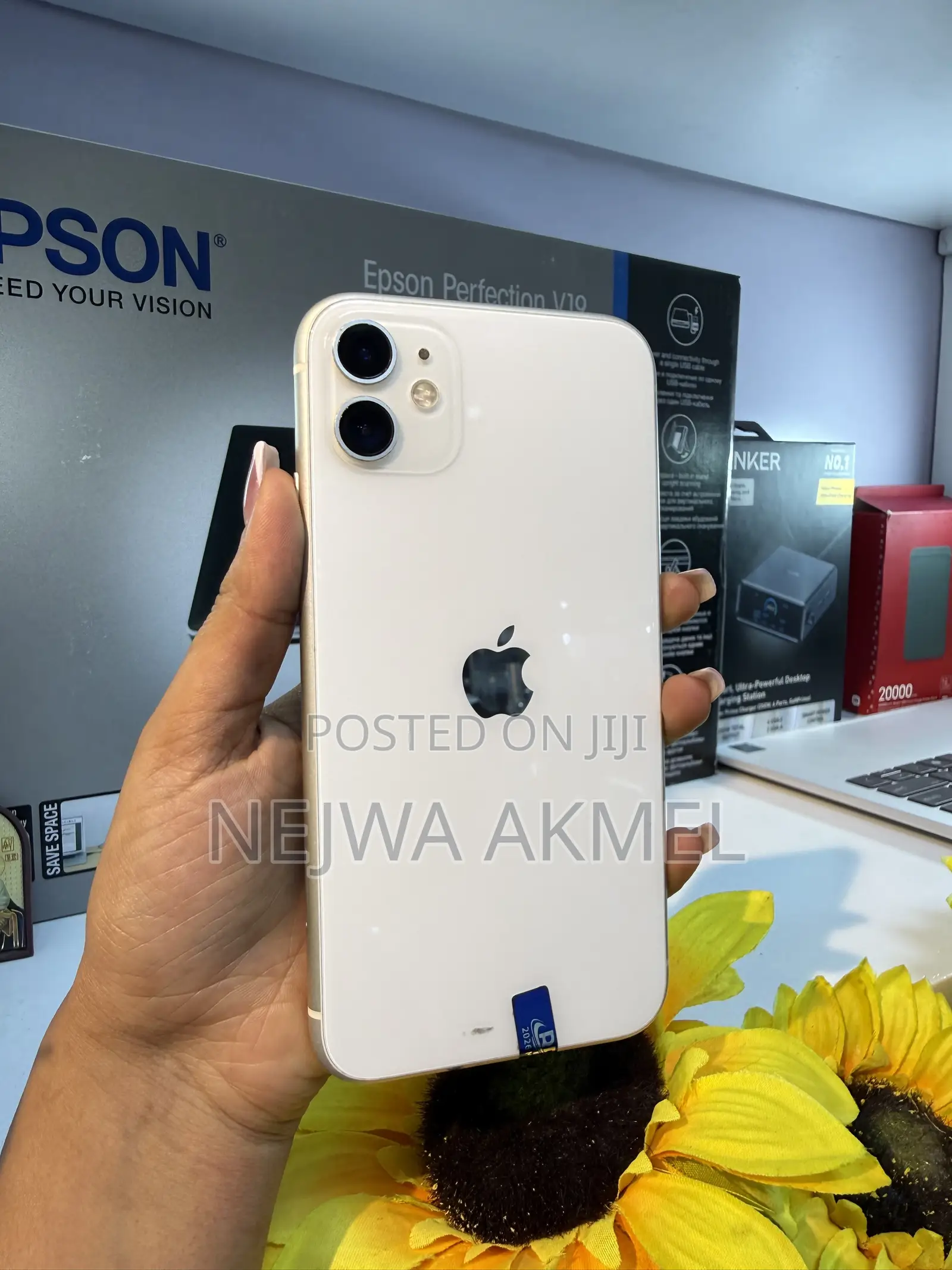 New Apple iPhone 11 128 GB White
