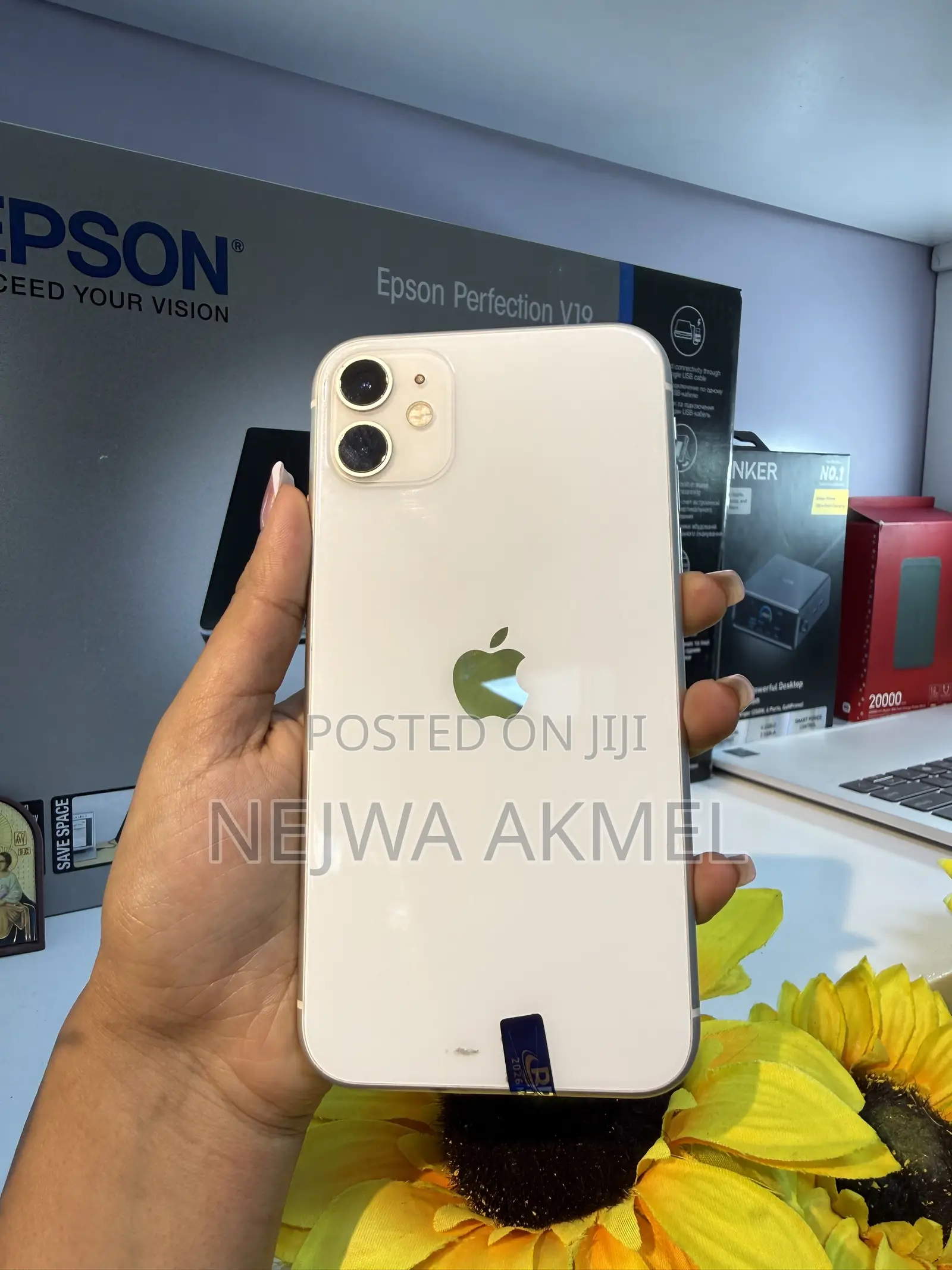 New Apple iPhone 11 128 GB White
