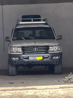 Toyota Land Cruiser 2004 White