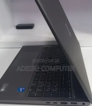New Laptop HP ZBook Firefly G8 16GB Intel Core i7 SSD 512GB