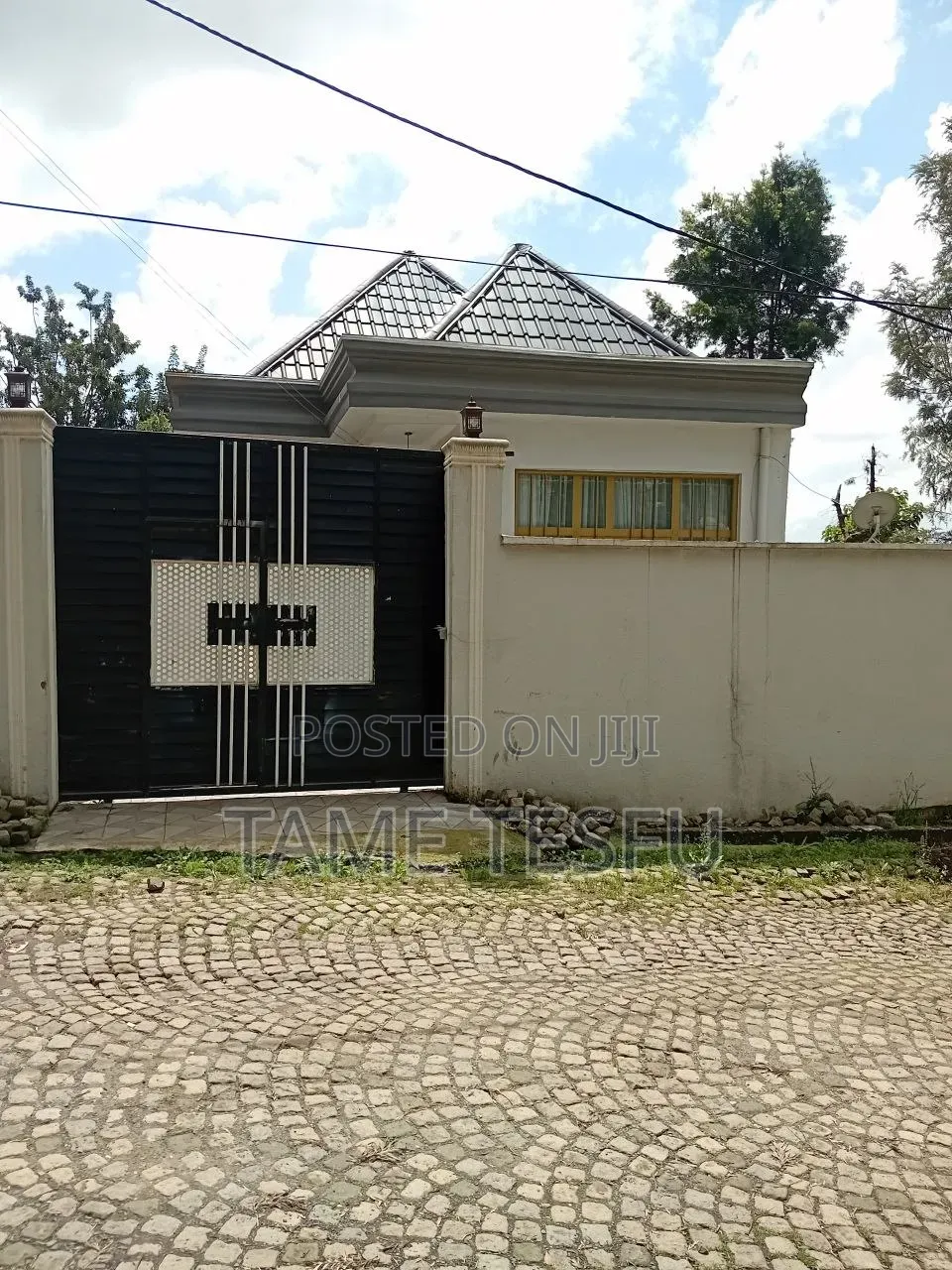 Furnished 3bdrm Villa in ኮቶቤ, Yeka for sale