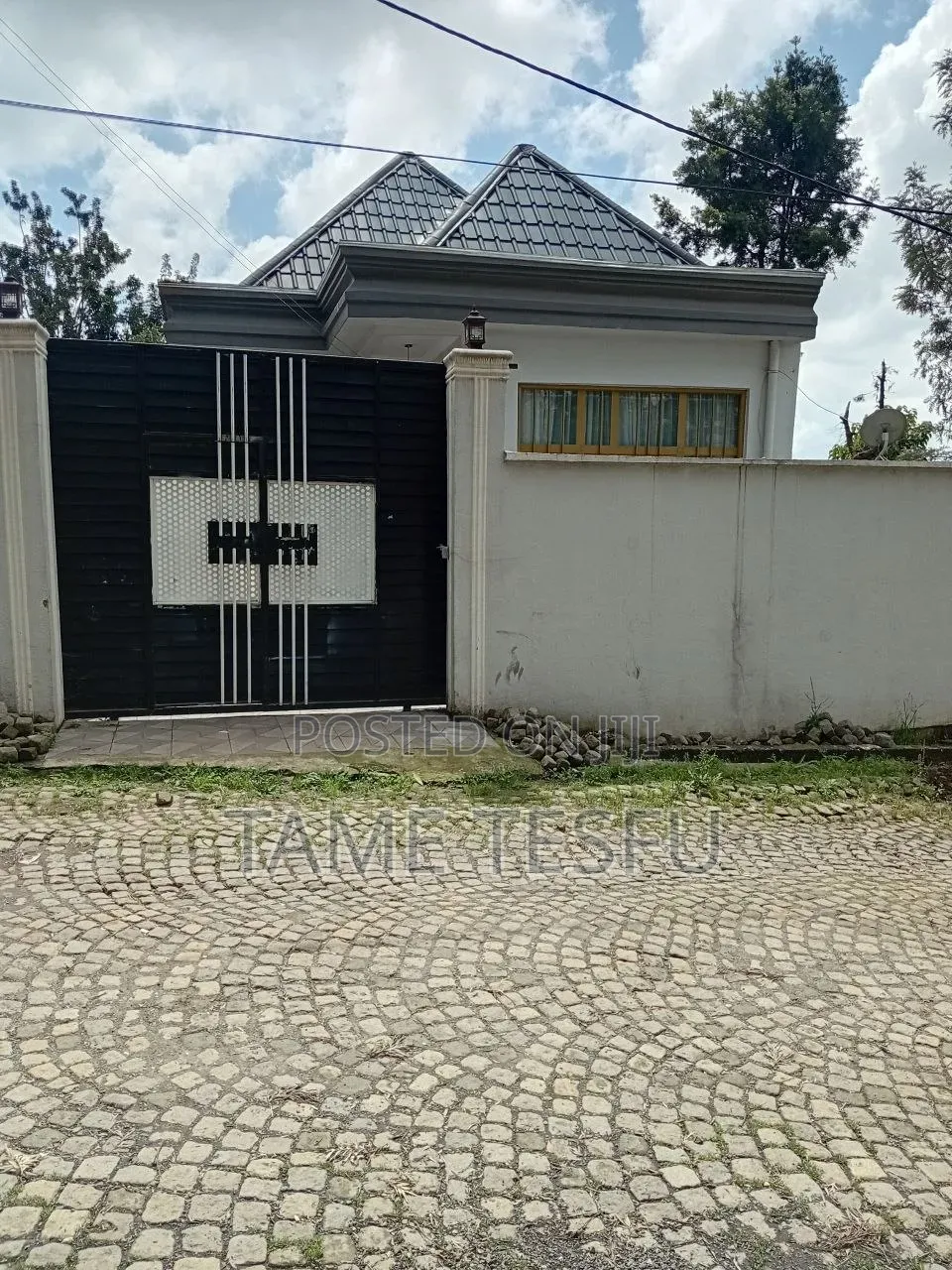 Furnished 3bdrm Villa in ኮቶቤ, Yeka for sale