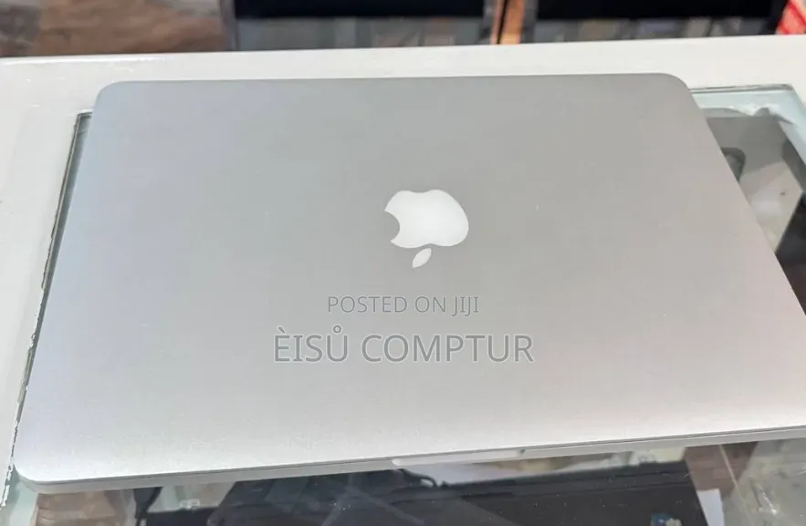 New Laptop Apple MacBook 2015 16GB Intel Core i5 SSD 256GB