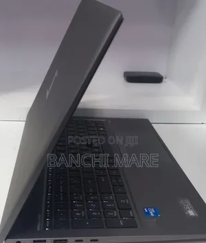 New Laptop HP ZBook Firefly G8 16GB Intel Core i7 SSD 512GB