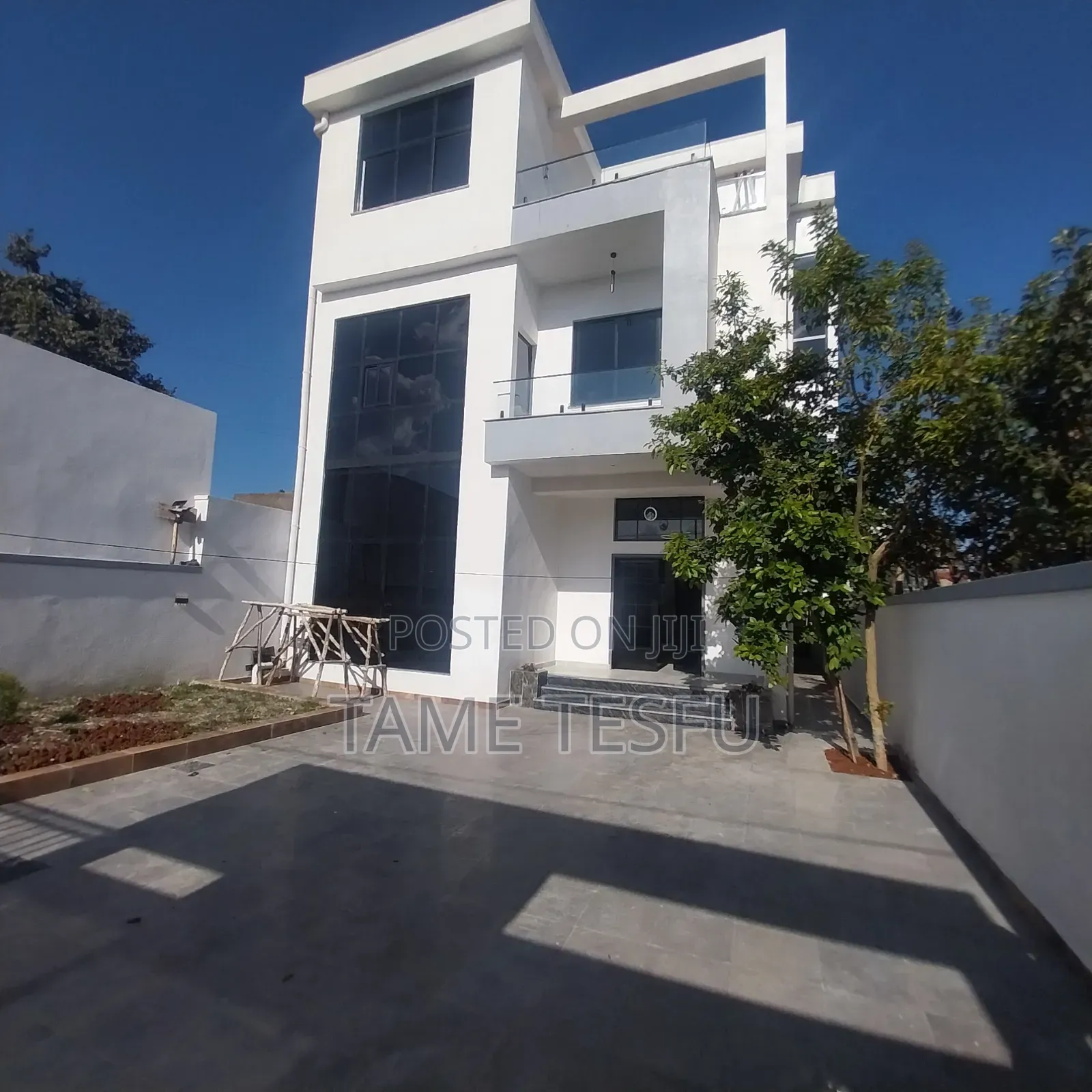 Furnished 8bdrm House in Cmc, Yeka for sale