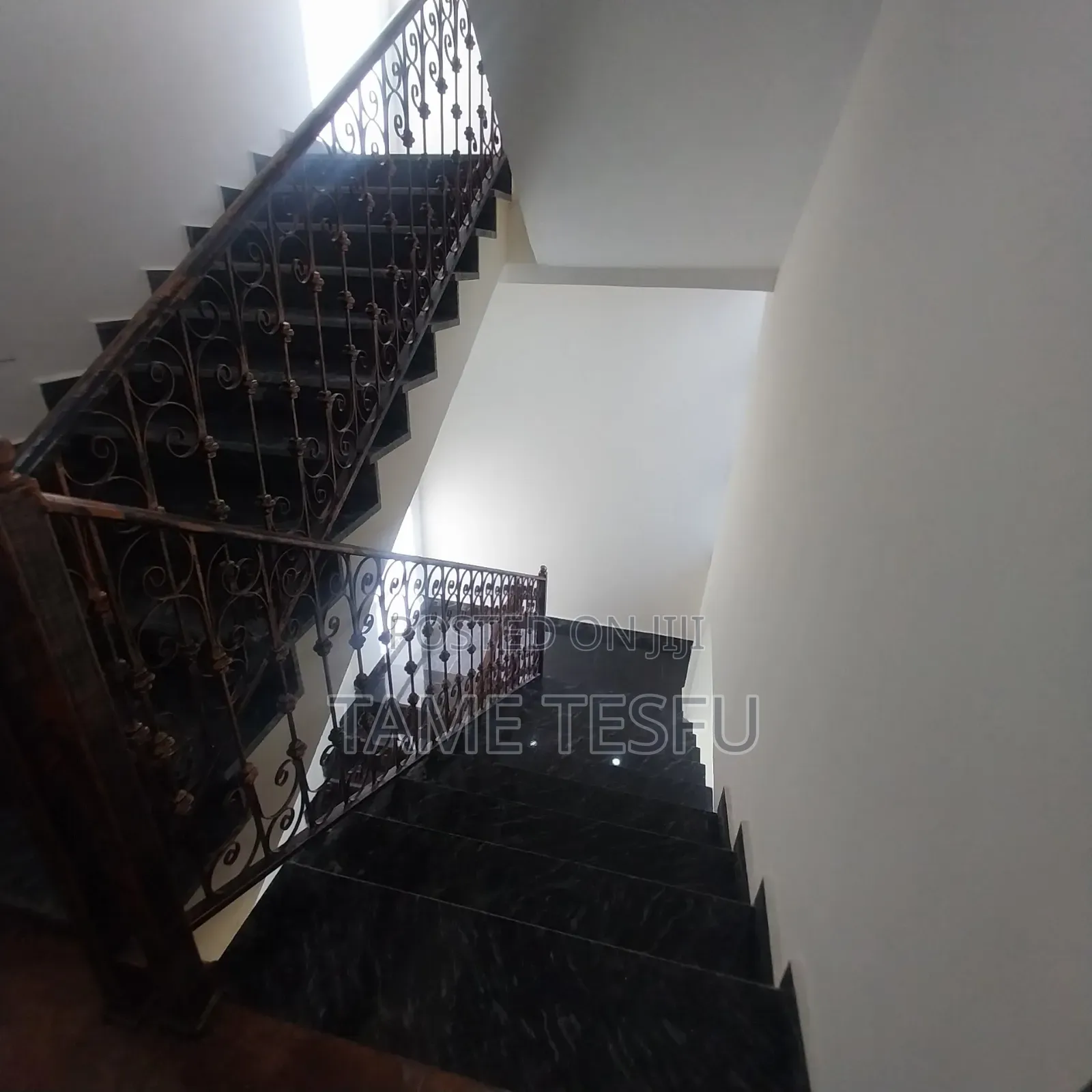 Furnished 8bdrm House in Cmc, Yeka for sale