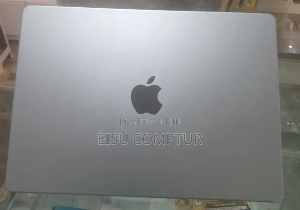New Laptop Apple MacBook Air 2024 M3 8GB Apple M3 SSD 512GB