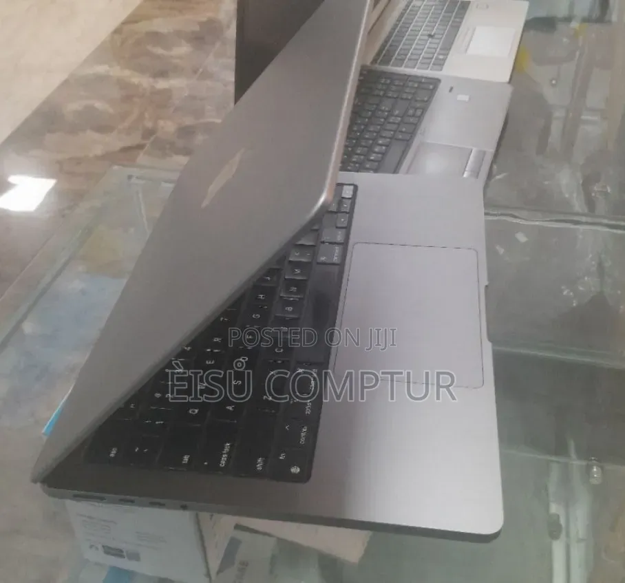 New Laptop Apple MacBook Air 2024 M3 8GB Apple M3 SSD 512GB