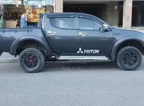 Mitsubishi Triton 2010 Black