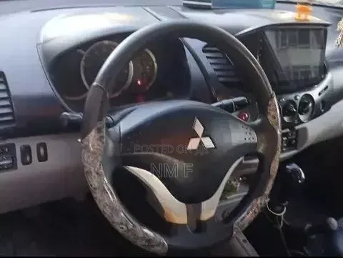Mitsubishi Triton 2010 Black