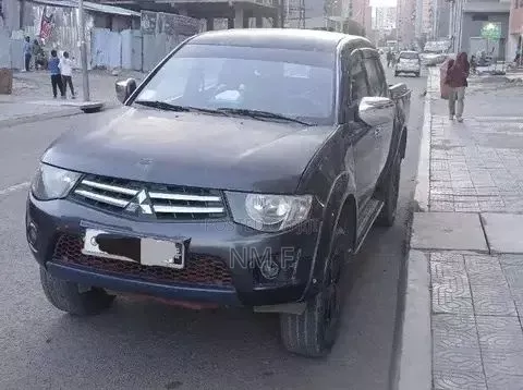 Mitsubishi Triton 2010 Black