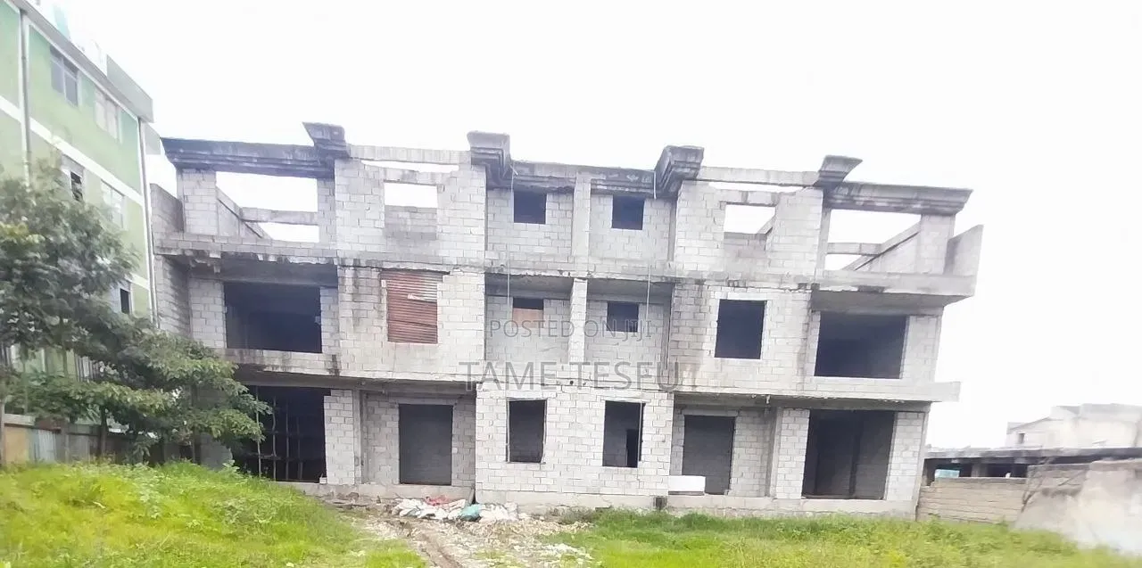 6bdrm House in Cmc, Yeka for sale