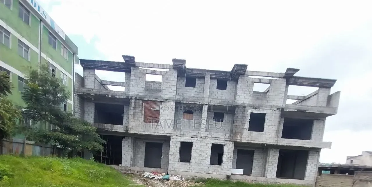 6bdrm House in Cmc, Yeka for sale