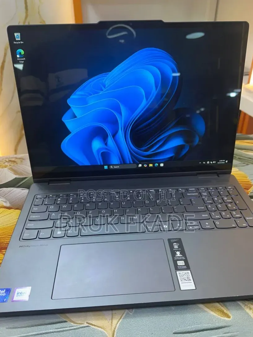 New Laptop Lenovo ThinkPad Yoga 16GB Intel Core Ultra 7 SSD 1T