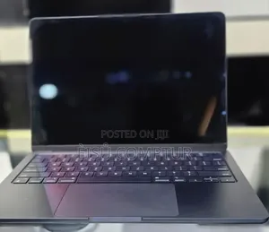 New Laptop Apple MacBook Air 2024 M3 8GB Apple M3 SSD 256GB