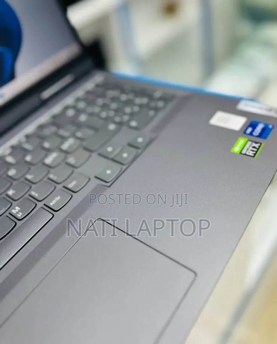 New Laptop Lenovo LOQ 15AHP10 16GB Intel Core i7 SSD 1T