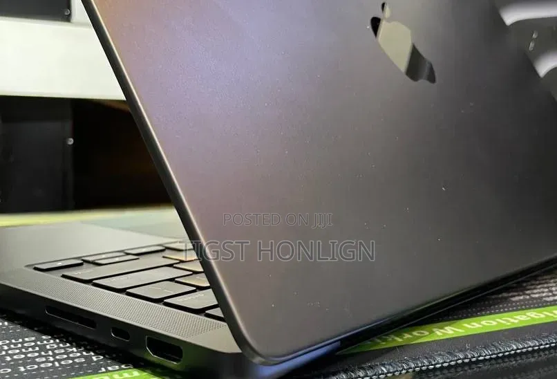 New Laptop Apple MacBook Pro 2024 M4 Max 48GB Apple M4 Max SSD 2T