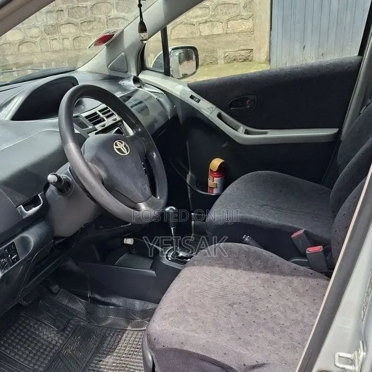 Toyota Yaris 2009 Silver