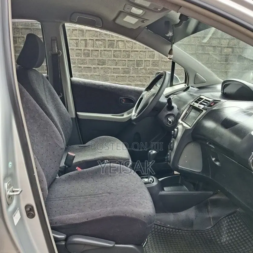 Toyota Yaris 2009 Silver