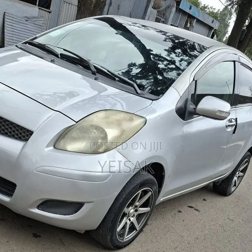 Toyota Yaris 2009 Silver