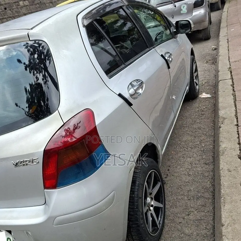 Toyota Yaris 2009 Silver