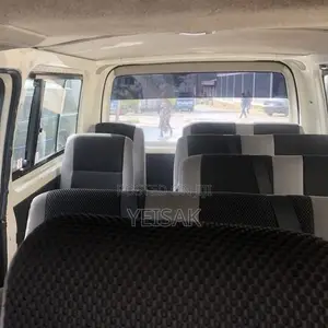 Toyota HiAce 2011 White