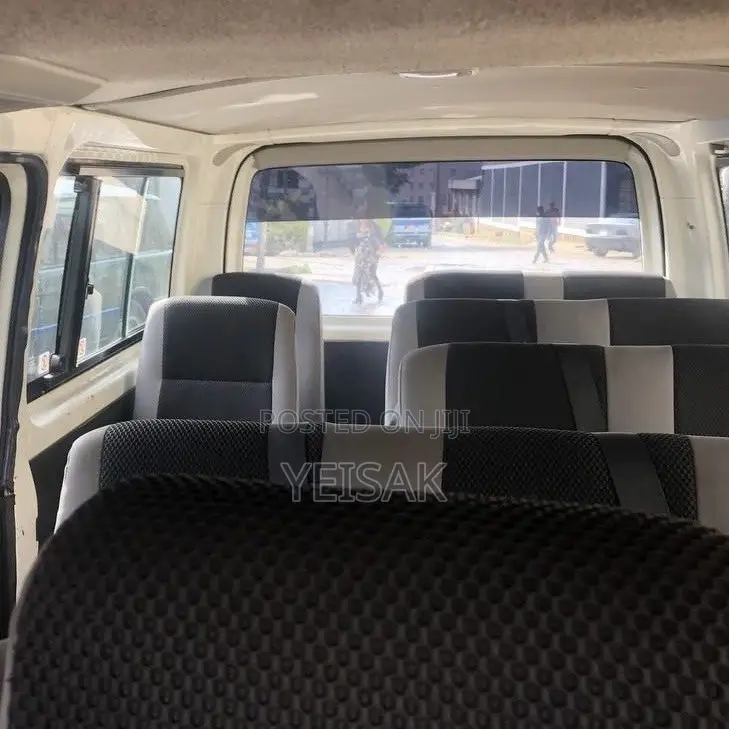 Toyota HiAce 2011 White
