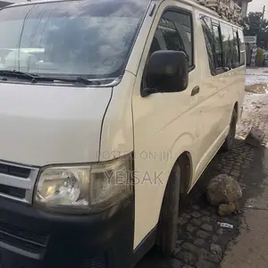 Toyota HiAce 2011 White