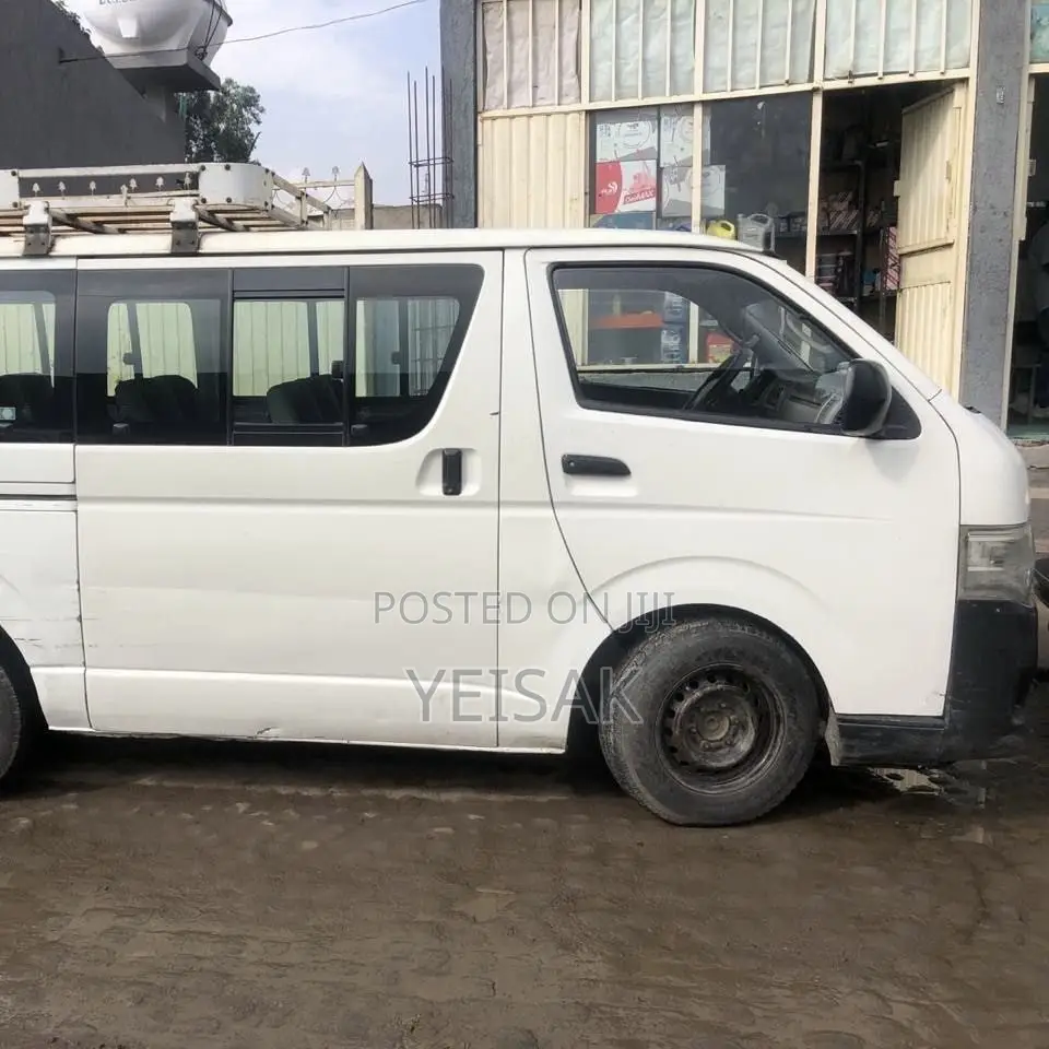 Toyota HiAce 2011 White