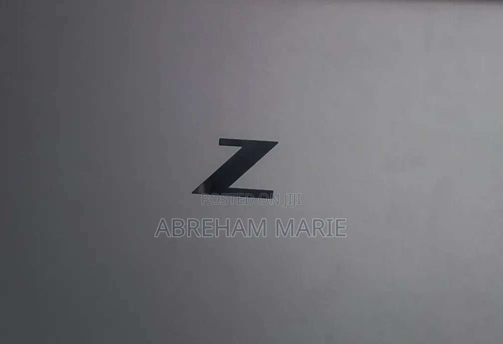 New Laptop HP ZBook Firefly G8 16GB Intel Core i7 SSD 512GB