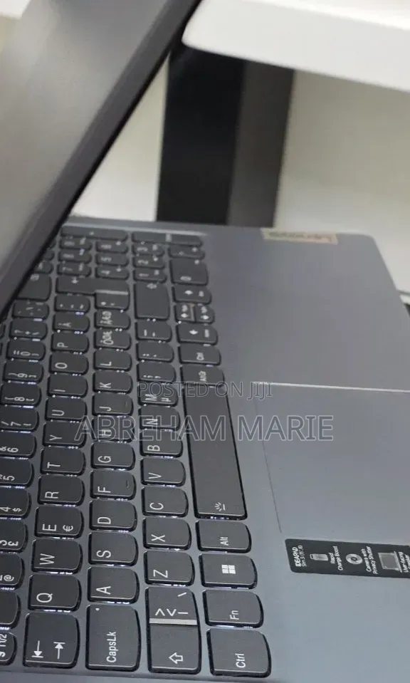 New Laptop Lenovo Ideapad 3 8GB Intel Core i5 SSD 512GB