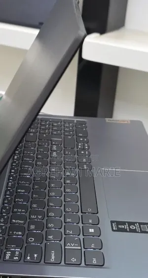 New Laptop Lenovo Ideapad 3 8GB Intel Core i5 SSD 512GB