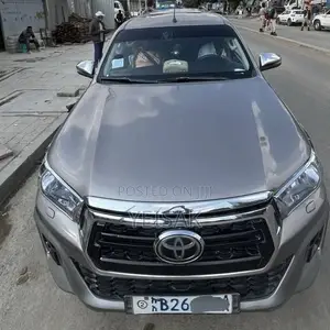 Toyota Hilux 2018 Silver