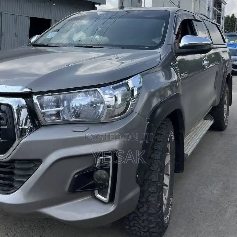 Toyota Hilux 2018 Silver