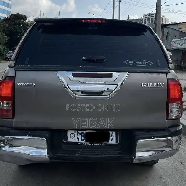 Toyota Hilux 2018 Silver