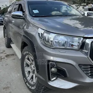Toyota Hilux 2018 Silver