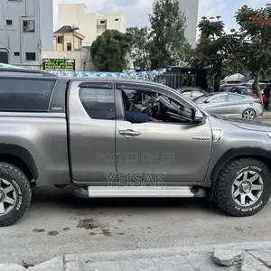 Toyota Hilux 2018 Silver