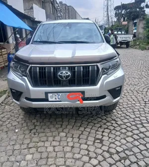 Toyota Land Cruiser Prado 2.8 2022 Silver