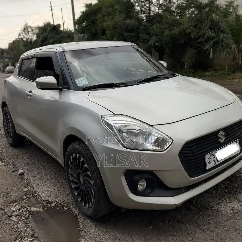 Suzuki Swift 2021 Silver